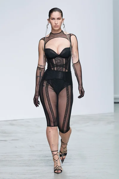 Look 29